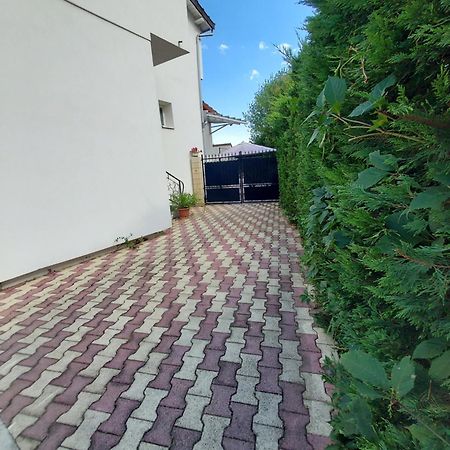 מולאן Appartement Meuble Avec Deux Chambres מראה חיצוני תמונה