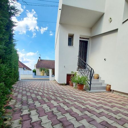מולאן Appartement Meuble Avec Deux Chambres מראה חיצוני תמונה