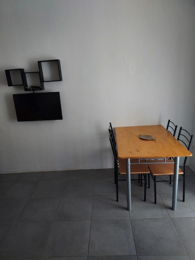 מולאן Appartement Meuble Avec Deux Chambres מראה חיצוני תמונה