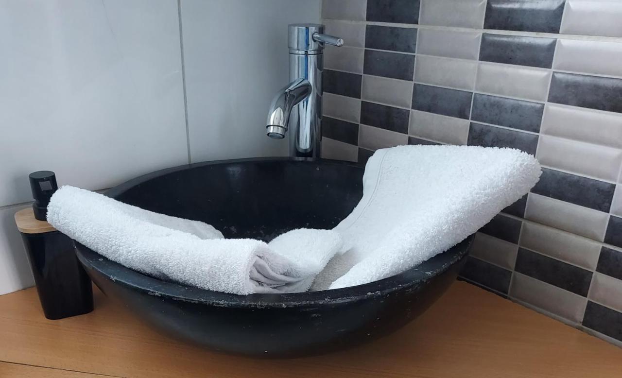 מולאן Appartement Meuble Avec Deux Chambres מראה חיצוני תמונה
